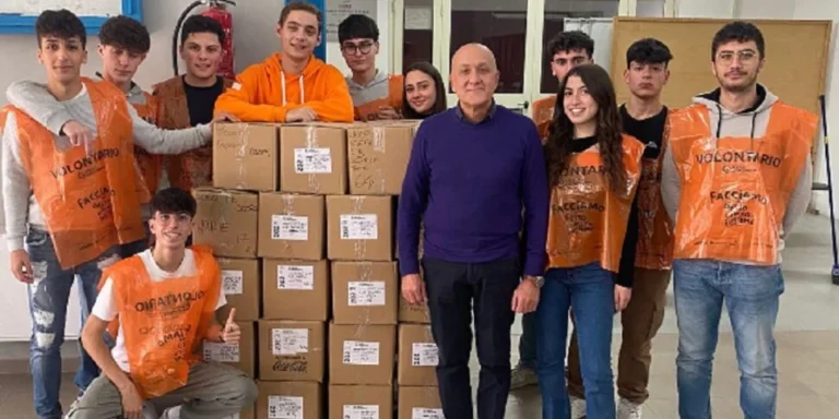 L’impegno degli studenti dello Scorza nei progetti di solidarietà: il Banco alimentare